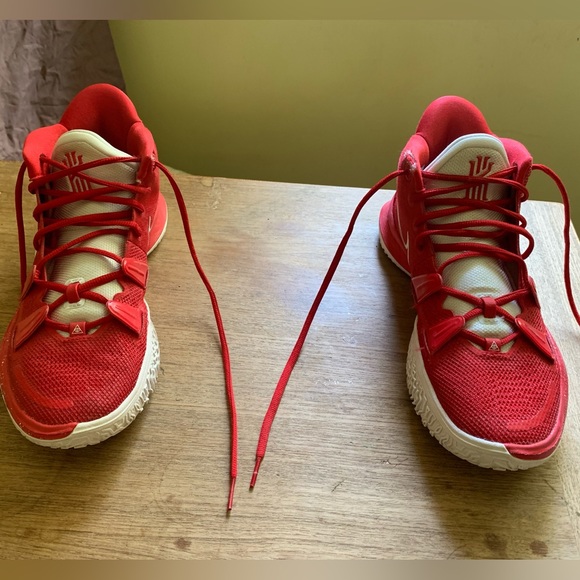 Basketball shoes Kyrie Irving red seven tb university edition great condition - Picture 7 of 10